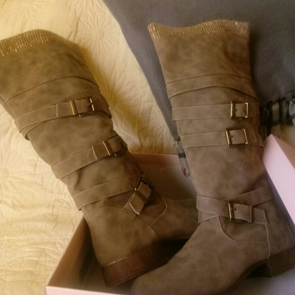 Flat Boots